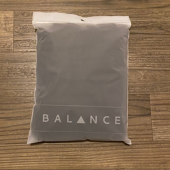 ❌SOLD❌ BALANCE ATHLETICA OUTLANDER CREW - Picture 5 of 6